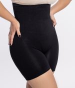 Μαύρο Ψηλόμεσο Συσφικτό Σορτς Plus Size - Image 3