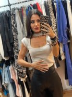 Μπεζ Πλεκτό Μπλουζάκι με Κλειστή Λαιμόκοψη